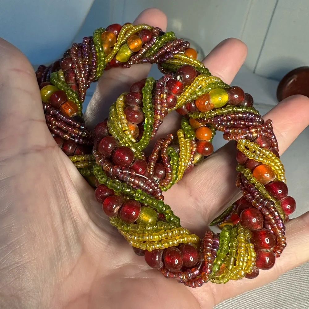 6 twisted glass bead napkin rings